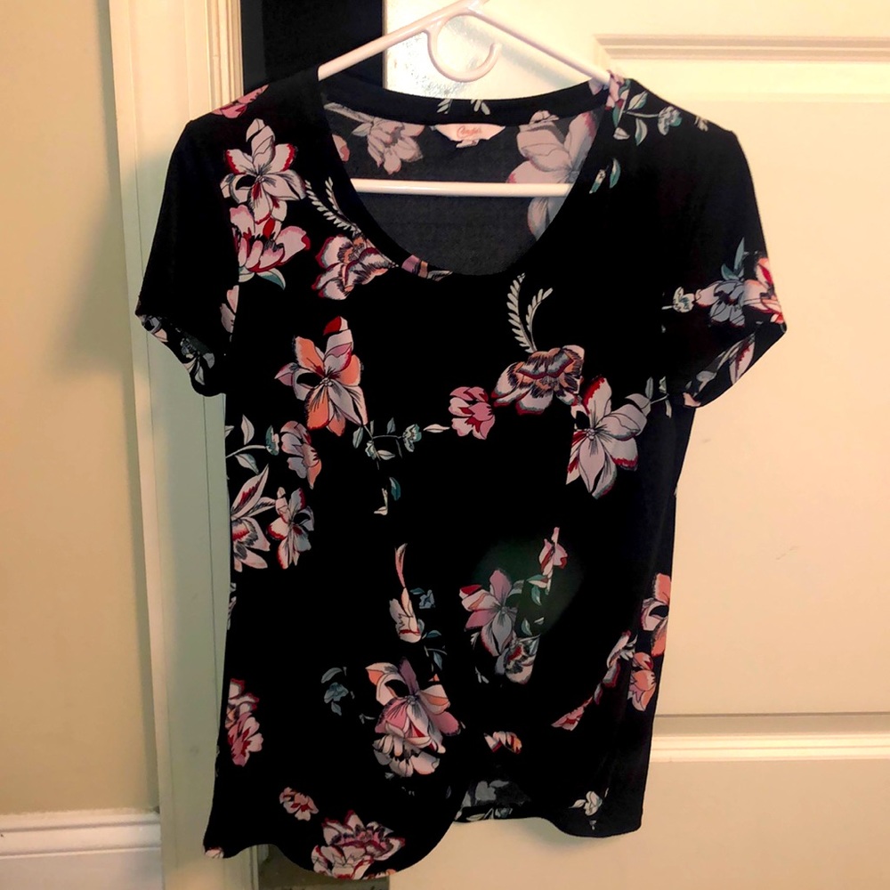Only worn 2-3 times, black floral ruched Candie’s blouse